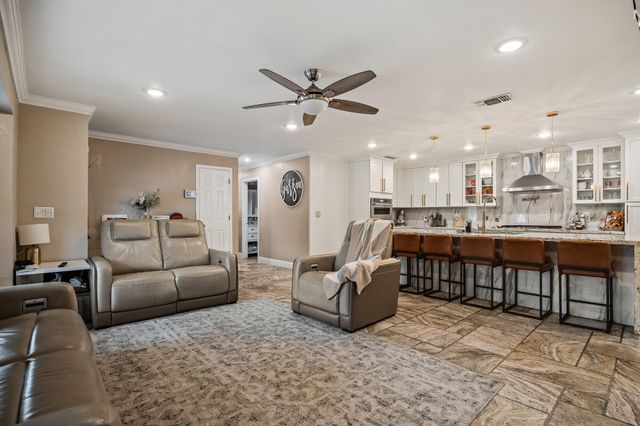 547 W Gettysburg Avenue, Fresno, CA 93705