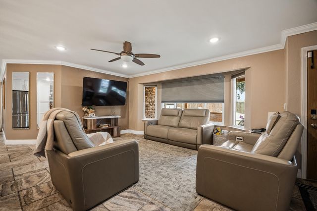 547 W Gettysburg Avenue, Fresno, CA 93705