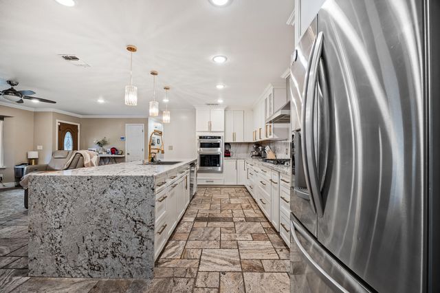 547 W Gettysburg Avenue, Fresno, CA 93705