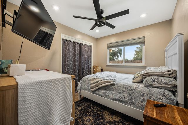 547 W Gettysburg Avenue, Fresno, CA 93705