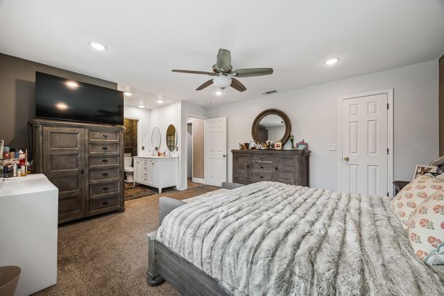 547 W Gettysburg Avenue, Fresno, CA 93705