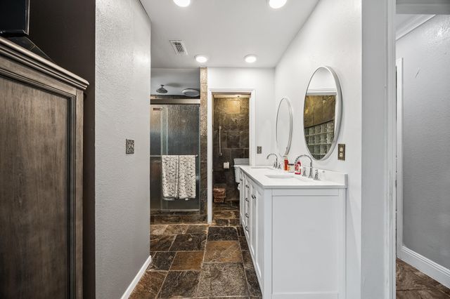 547 W Gettysburg Avenue, Fresno, CA 93705