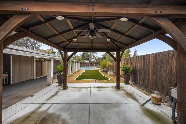 547 W Gettysburg Avenue, Fresno, CA 93705