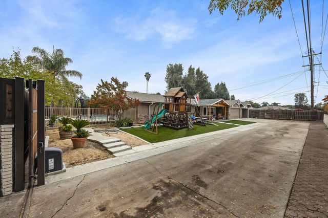 547 W Gettysburg Avenue, Fresno, CA 93705