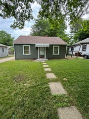 906 N Central Avenue, Rockford, IL 61101