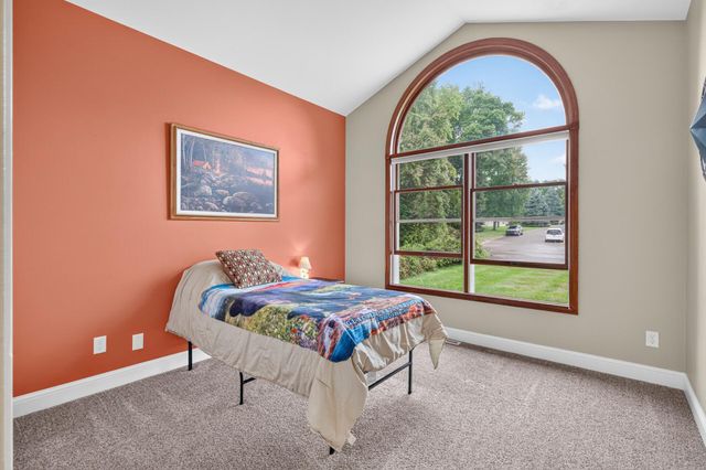 2235 E Rum River Drive S, Cambridge, MN 55008