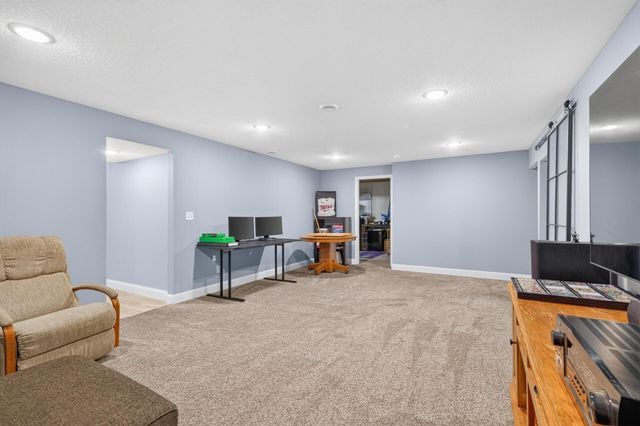 2235 E Rum River Drive S, Cambridge, MN 55008