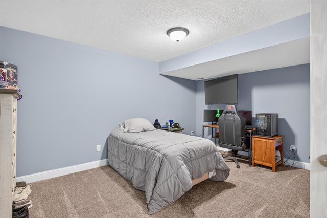 2235 E Rum River Drive S, Cambridge, MN 55008