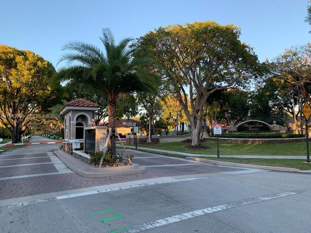 13080 NW 8th Ct, Sunrise, FL 33325