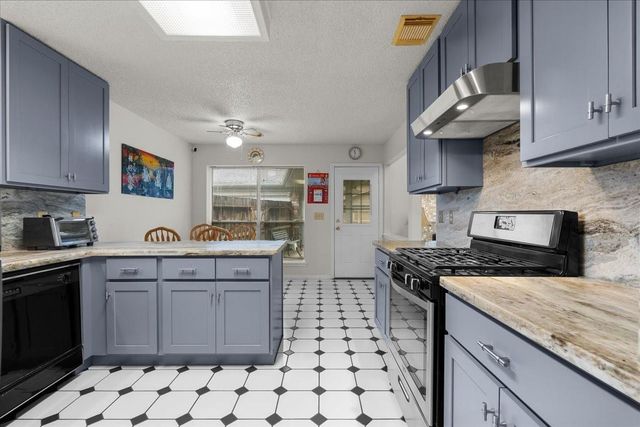 4007 Ivywood Drive, Pearland, TX 77584
