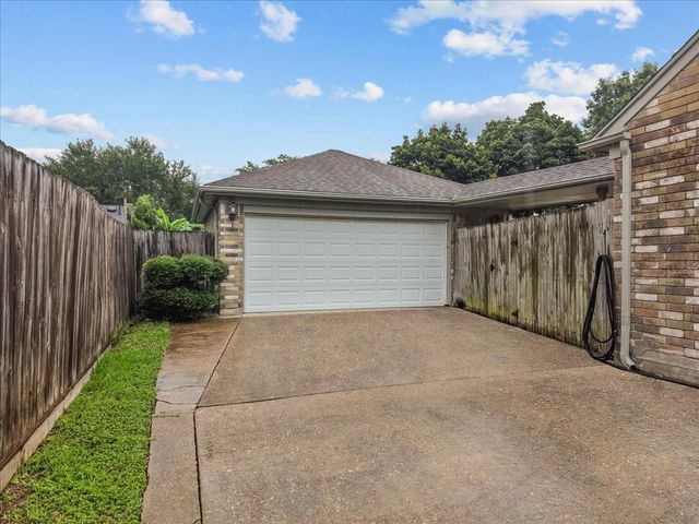 4007 Ivywood Drive, Pearland, TX 77584