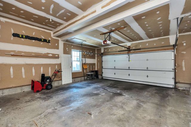 30 Fox Meadow Lane, Merrimack, NH 03054