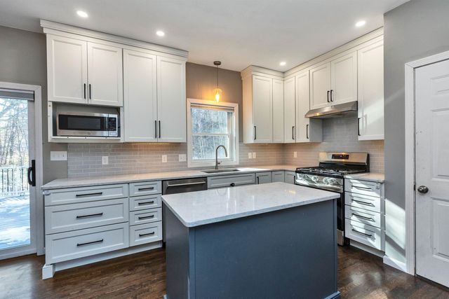 30 Fox Meadow Lane, Merrimack, NH 03054