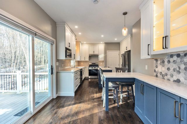 30 Fox Meadow Lane, Merrimack, NH 03054