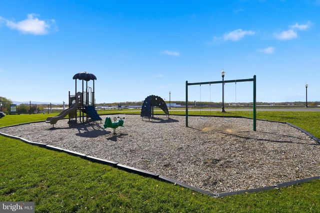 71 VERNON ST, Charles Town, WV 25414