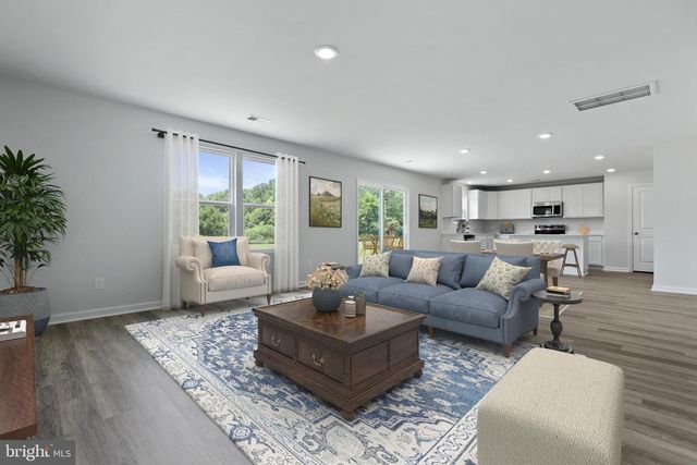 71 VERNON ST, Charles Town, WV 25414