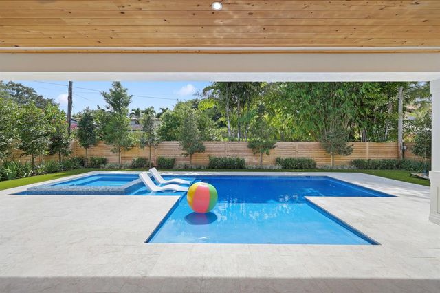 451 NW 7th Avenue, Boca Raton, FL 33486