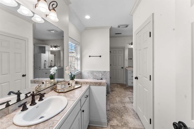 2099 Cypress Cove Ave, Zachary, LA 70791