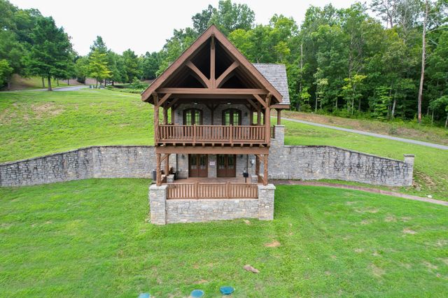 44 Stone Harbor Dr, Dandridge, TN 37725