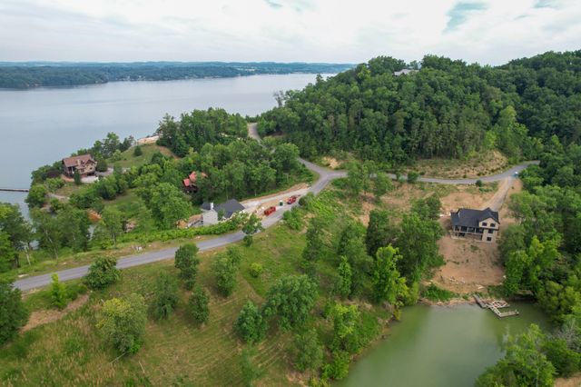 44 Stone Harbor Dr, Dandridge, TN 37725