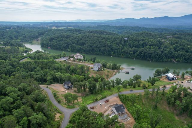 44 Stone Harbor Dr, Dandridge, TN 37725