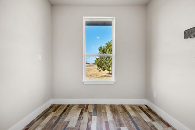 5777 County Road 236 RD, Liberty Hill, TX 78642