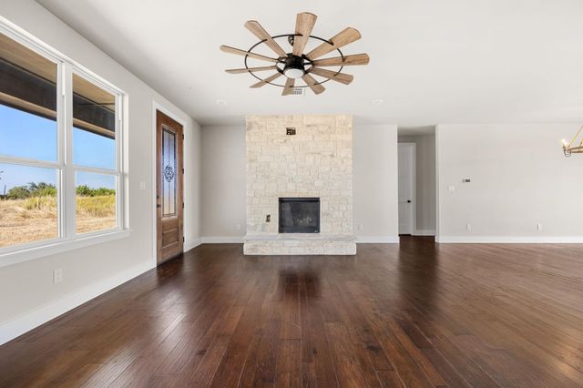 5777 County Road 236 RD, Liberty Hill, TX 78642