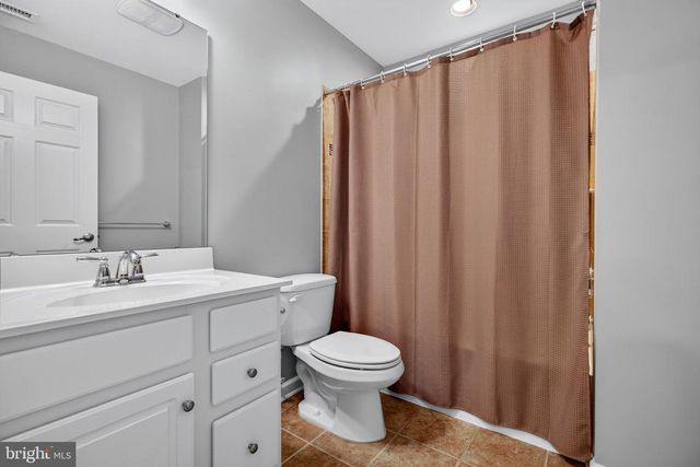 132 HELEN DR, Cinnaminson, NJ 08077