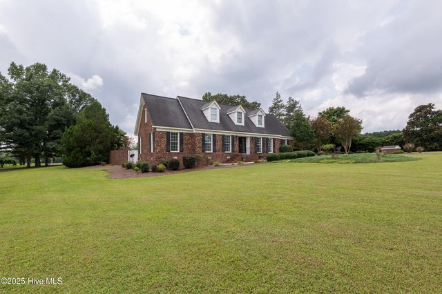 1138 Galloway Road, Grimesland, NC 27837