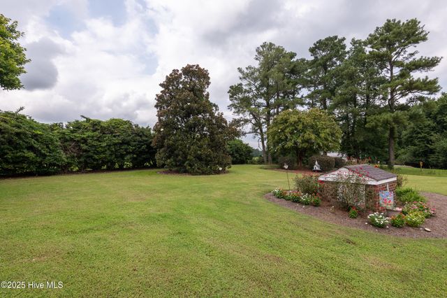 1138 Galloway Road, Grimesland, NC 27837