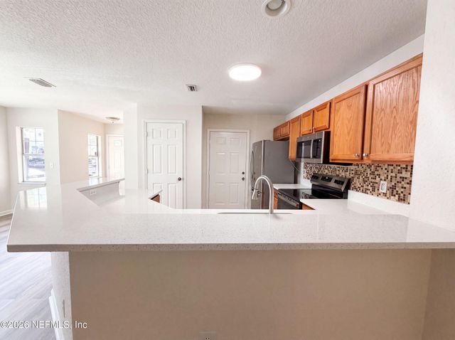 8550 ARGYLE BUSINESS Loop 908, Jacksonville, FL 32244