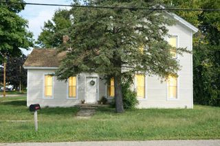 501 E Paw Paw Street, Paw Paw Vllg, MI 49079
