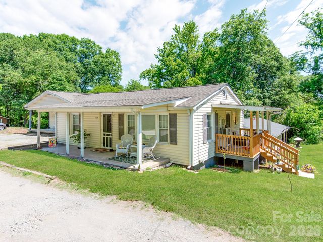 102 Lanier Street, Mount Holly, NC 28120