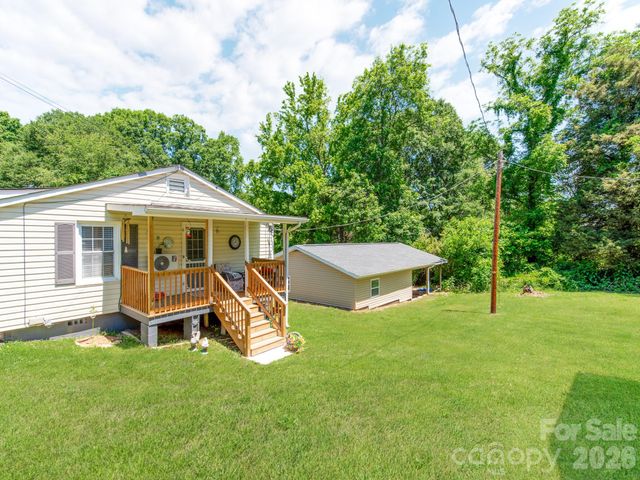 102 Lanier Street, Mount Holly, NC 28120