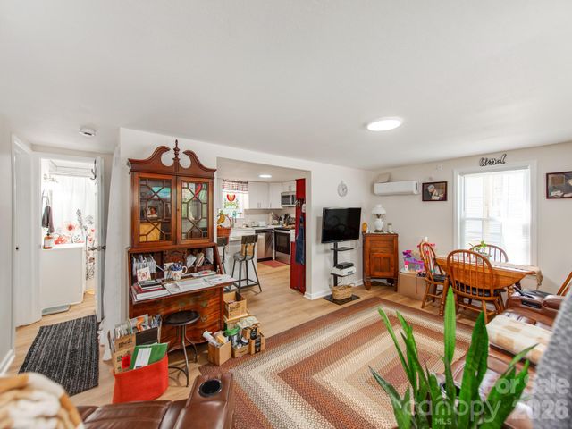 102 Lanier Street, Mount Holly, NC 28120
