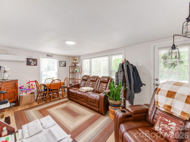 102 Lanier Street, Mount Holly, NC 28120