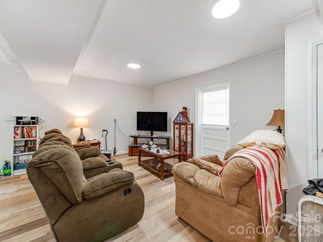 102 Lanier Street, Mount Holly, NC 28120