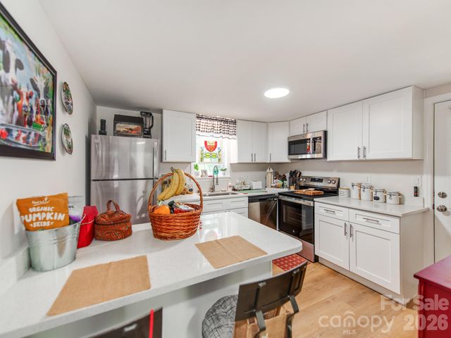 102 Lanier Street, Mount Holly, NC 28120
