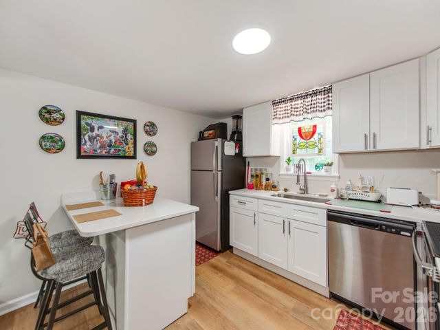 102 Lanier Street, Mount Holly, NC 28120
