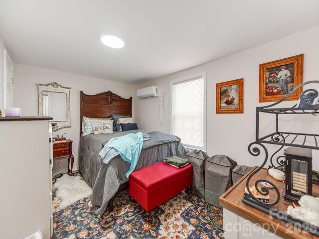 102 Lanier Street, Mount Holly, NC 28120