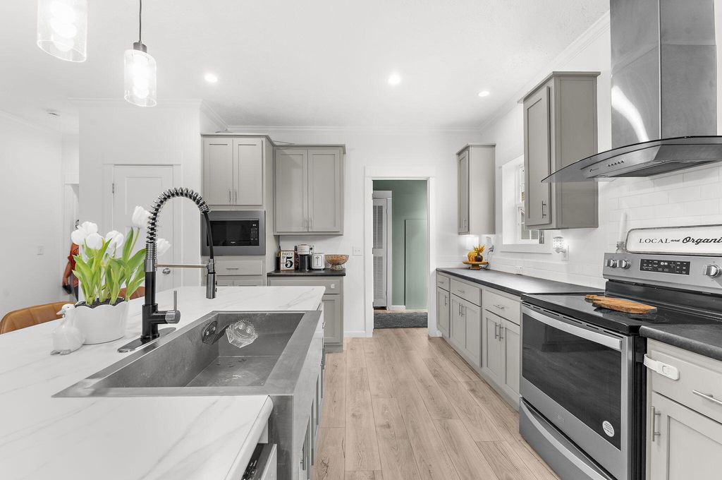 Image 14 of property listing at 145 Hidden Hills Road, Cross, SC 29436