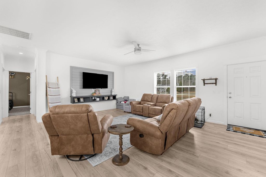 Image 6 of property listing at 145 Hidden Hills Road, Cross, SC 29436