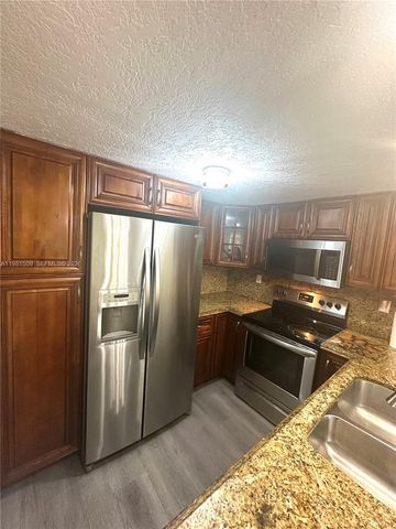 8794 SW 12th St 105, Miami, FL 33174