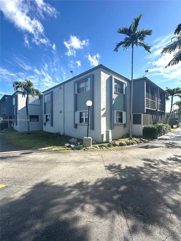 8794 SW 12th St 105, Miami, FL 33174