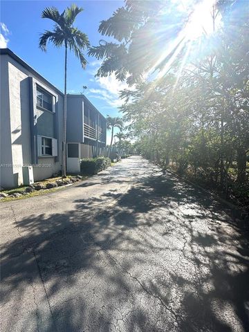 8794 SW 12th St 105, Miami, FL 33174