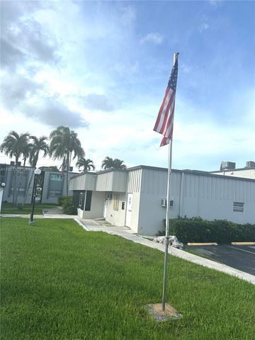 8794 SW 12th St 105, Miami, FL 33174