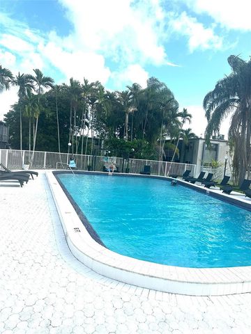 8794 SW 12th St 105, Miami, FL 33174