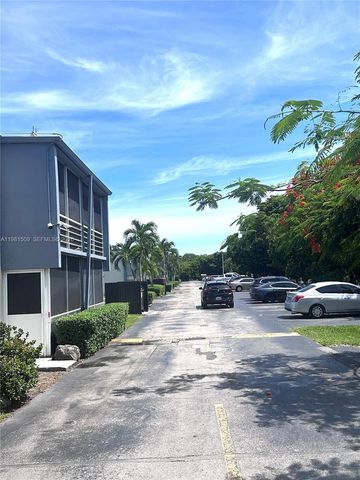 8794 SW 12th St 105, Miami, FL 33174