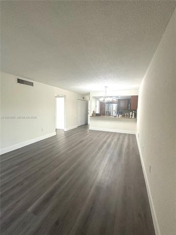 8794 SW 12th St 105, Miami, FL 33174