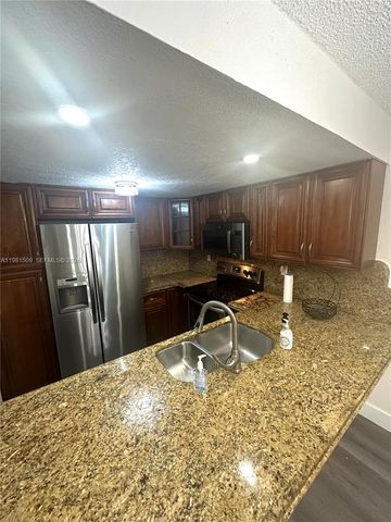 8794 SW 12th St 105, Miami, FL 33174